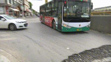 DƬ